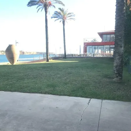Seaview Suites Marina Botel